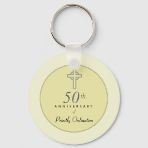 Llavero 50° aniversario del sacerdote con cruz Grabado en