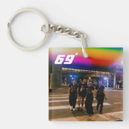 Llavero 69º Keychain