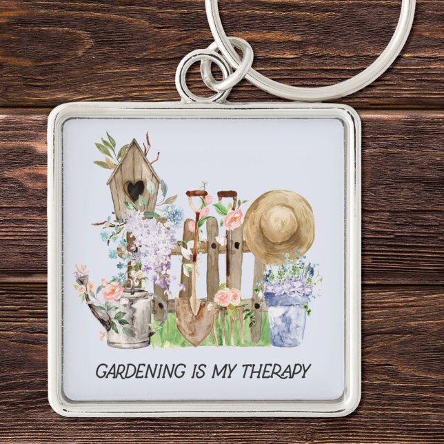 Llavero Acuarela Herramientas de jardinería floral y Cita  (Close up on wood)