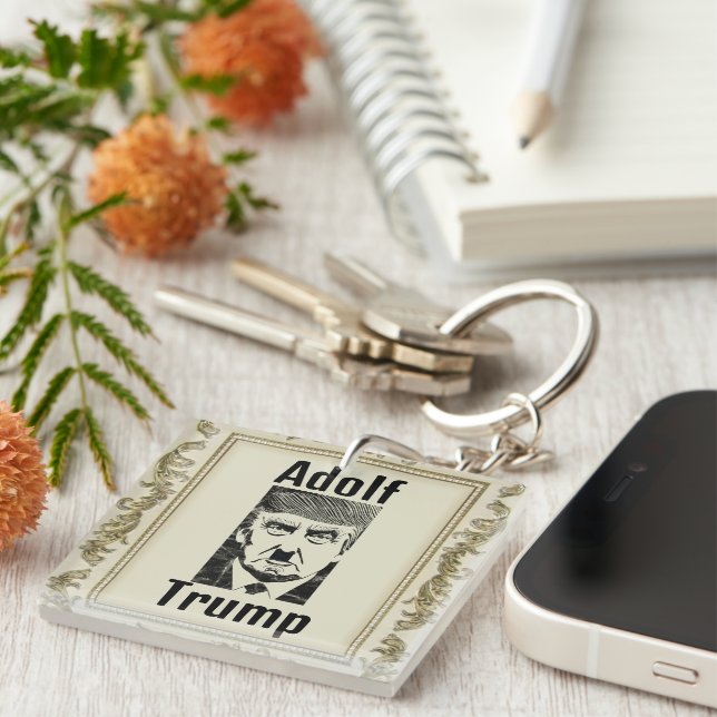 Llavero Adolf Trump Keychain (Frente Derecha)