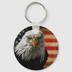 Llavero Águila calva americana sobre bandera ondulada
