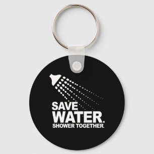 Llavero AHORRE EL AGUA. DUCHA JUNTO. Camiseta