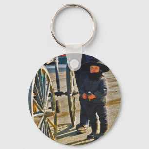 Llavero Amish Boy/Wagon Wheel Keychain
