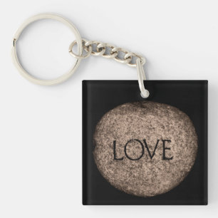 Llavero "Amor" tallado en piedra en Sepia