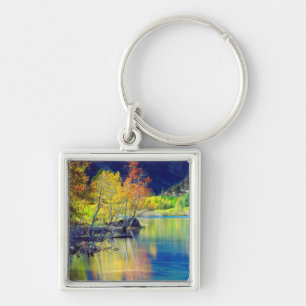 Llavero Árbol de abismos en otoño que refleja el lago Gran