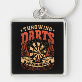 Llavero Arrojando Darts Rompiendo Corazones Premium