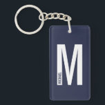 Llavero Azul Marino Personalizado Monograma y Nombre en Ne<br><div class="desc">Diseño de Monograma Moderno con letra de monograma personalizada "M" y nombre en estilo de fuente sans serif moderna y negrita.

Regalo perfecto para él,  regalo del día del padre,  regalo para los padrinos y más.</div>