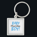 Llavero Baby Boy Orgulloso Sister Gifts<br><div class="desc">¡La orgullosa nueva hermana de un hermano bebé que quiere anunciarlo al mundo con cajas de sake Baby Boy Orud Sister,  baldosas,  cuadernos,  ornamentos,  pegatinas,  tarjetas y más!</div>