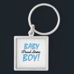 Llavero Baby Boy Orgulloso Sister Gifts<br><div class="desc">¡La orgullosa nueva hermana de un hermano bebé que quiere anunciarlo al mundo con cajas de sake Baby Boy Orud Sister,  baldosas,  cuadernos,  ornamentos,  pegatinas,  tarjetas y más!</div>
