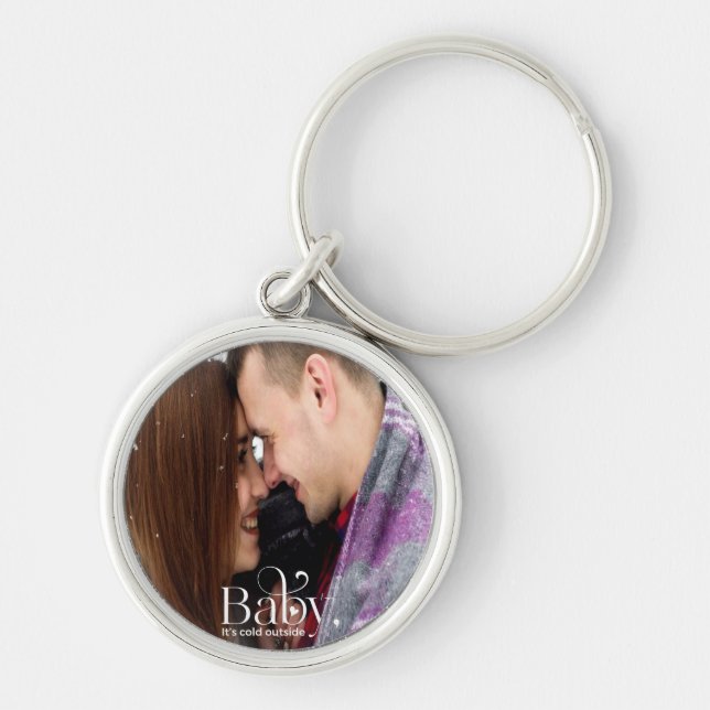 Llavero Baby It's Cold Outside Premium Round Keychain (Frente)