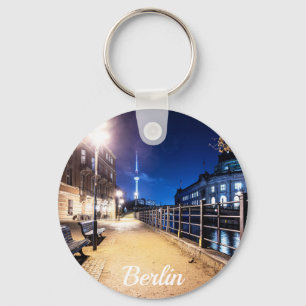 Llavero Bancos cerca del río Spree en Berlín, Alemania