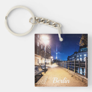 Llavero Bancos cerca del río Spree en Berlín, Alemania