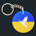 Llavero Bandera de Ucrania - Paloma de paz - Libertad - Pa<br><div class="desc">Ucrania - Paz - Bandera ucraniana - Apoyo a la libertad - Solidaridad - Juntos fuertes - ¡Victoria de la libertad! Hagamos del mundo un lugar mejor - ¡todos juntos! Un mundo mejor comienza - depende - ¡los necesita también! Puede transferir a más de 1000 productos Zazzle. Redimensionar y mover...</div>