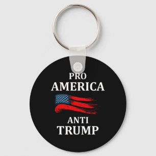 Llavero Bandera estadounidense anti Trump 2024