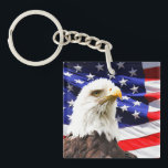 Llavero Bandera estadounidense con águila calva<br><div class="desc">Bandera estadounidense con águila calva,  diseño patriótico.</div>