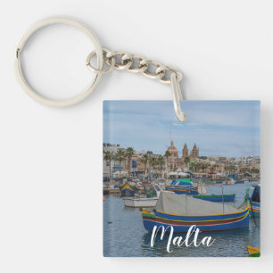 Llavero Barcos de pesca tradicionales y coloridos en Malta