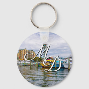 Llavero Barcos estacionados en la cadena de claves del pue