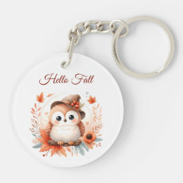 Llavero Bechuza de otoño sentada en una rama