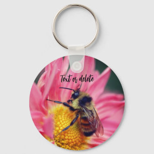 Llavero Bee On Pink Daisy Flower Personalizada