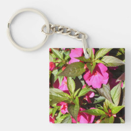 Llavero Begonias rosas y hojas brillantes verdes
