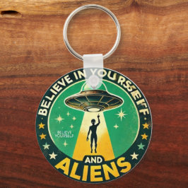 Llavero Believe in Yourself with Aliens Round Sign