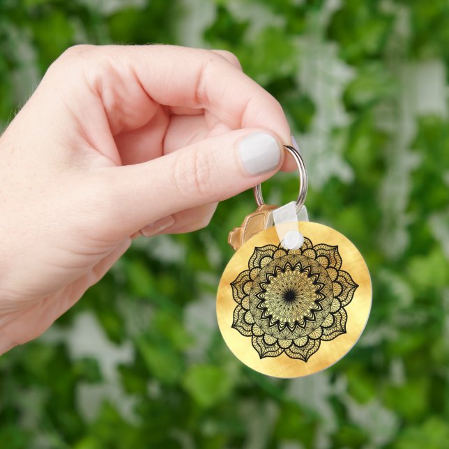Llavero Black Mandala on Soft Gold Background Keychain (Mano)