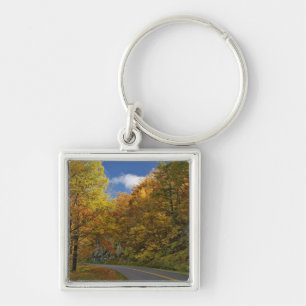 Llavero Blue Ridge Parkway curvando a través de colores de