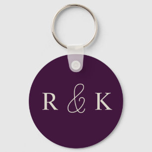 Llavero Boda morado y beige monogramado