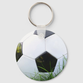 Llavero Bola de fútbol en la hierba de verano