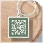 Llavero Bosque verde | Cadena de claves de código QR del P<br><div class="desc">Cadena de teclas de código QR verde y blanco del bosque de personalizables. Para uso comercial, corporativo o personal. Añade tu dirección URL del sitio web, el identificador de redes sociales o el enlace Venmo, PayPal o Cash App. Haga clic en "personalizar esta plantilla" y agregue su URL al área...</div>