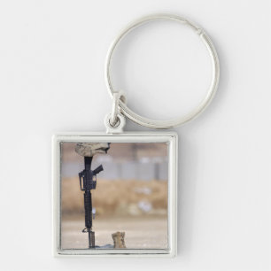 Llavero Botas, rifle, placas de identificación, y casco