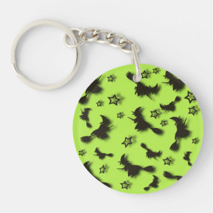 Llavero Bruja voladora entre las estrellas en la noche de 