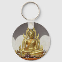 Buda tailandés de oro