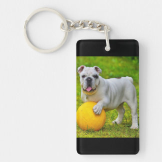 Llavero Bulldog inglés lindo Bulldog de baloncesto con reg