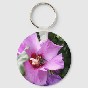 Llavero Bumblebee en la flor de Hibiscus
