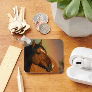 Llavero Caballo salvaje, luz dorada y arcoíris