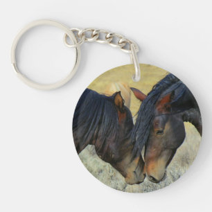 Llavero Caballos salvajes Tocando las narices Keychain