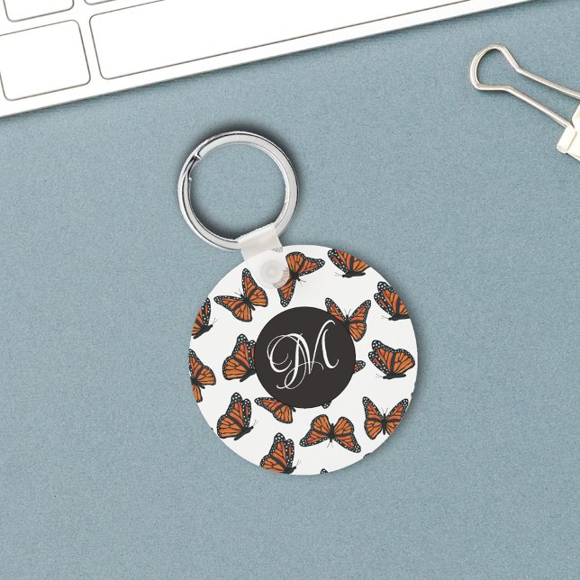 Llavero Cadena de teclas de mariposas monarca (Monarch butterflies monogram keychain. )