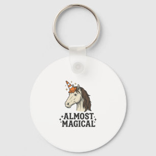 Llavero Camiseta gráfica vintage de cono de unicornio casi