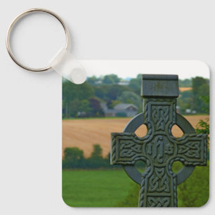 Llavero Campo irlandés cruz de piedra celta, bandera de Ir