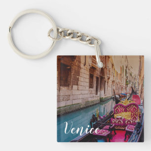 Llavero Canal con gondola tradicional en Venecia, Italia