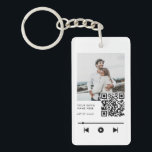 Llavero Canción personalizada de amor de pareja de fotos<br><div class="desc">Keychain de la canción de Amor de la Pareja Personalizada. Regalo romántico personalizado para novia,  aniversario o día de San Valentín.</div>