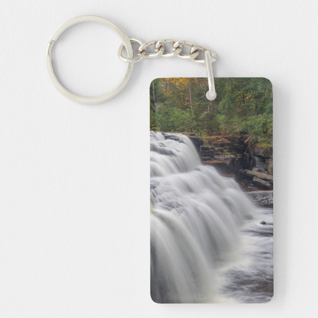 Llavero Cañón Cae En El Río Sturgeon Cerca De L'Anse (Frente)