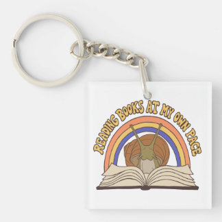 Llavero Caracol Retro Leyendo libros