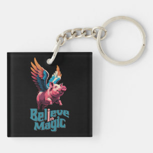 Llavero Cerdo lindo con alas coloridas   Creer en la magia