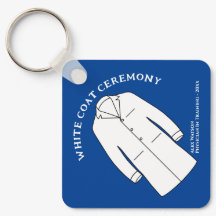Ceremonia de Abrigo Blanco Médica del médico Keeps