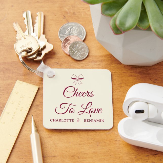 Llavero Cheers To Love Burgundy Script Ivory Bow Wedding (Escritorio )