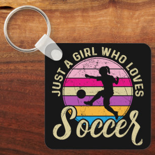 Llavero Chica ama fútbol puesta de sol colorida