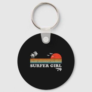 Llavero Chica surfista vintage surf en la playa puesta de