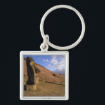 Llavero Chile, Isla de Pascua. Hillside con Moai<br><div class="desc">DERECHOS DE AUTOR Walter Bibikow / DanitaDelimont.com| SA05 WBI0003.jpg| Chile,  Isla de Pascua. La ladera de la colina con estatuas de Moai.</div>